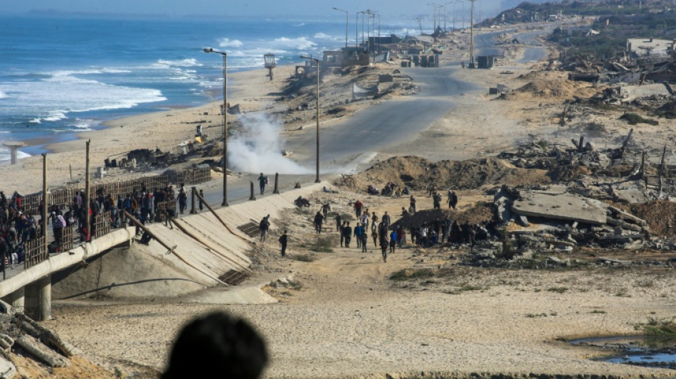 Israel encerra ofensiva em Gaza e palestinos começam a voltar para casa