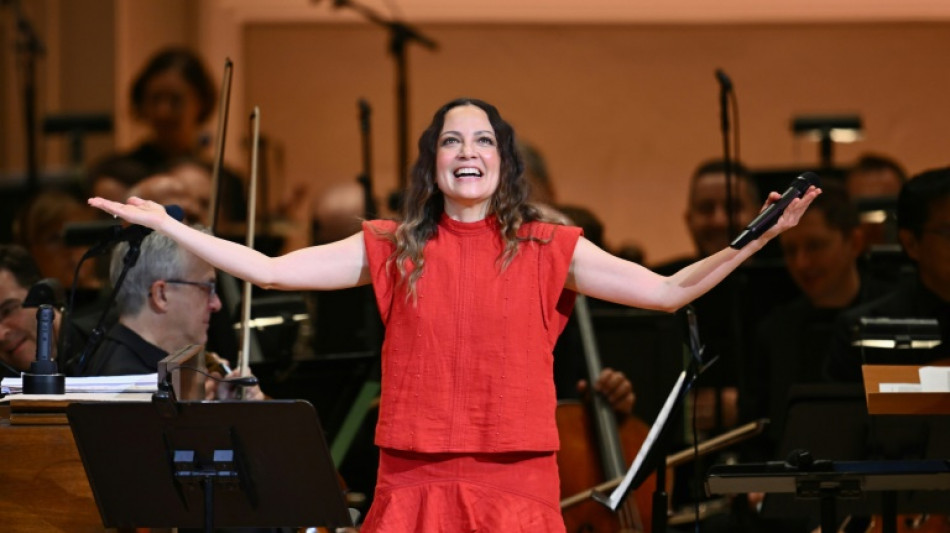 Nuevo &aacute;lbum de Natalia Lafourcade celebra la experiencia del directo