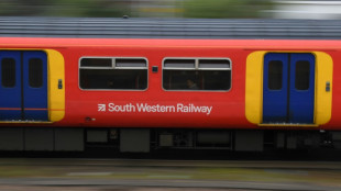 Reino Unido comienza proceso de renacionalizaci&oacute;n de ferrocarriles