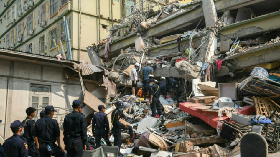 "On a besoin d'aide": à Mandalay, des secours à bout face aux destructions du séisme