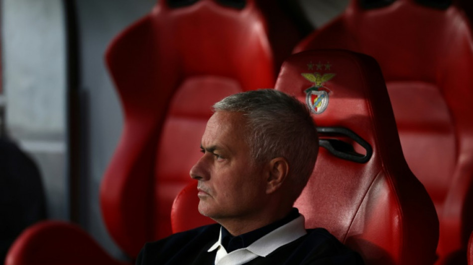 Fenerbah&ccedil;e demite Mourinho ap&oacute;s elimina&ccedil;&atilde;o da Liga dos Campe&otilde;es