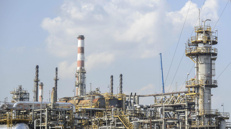 Il petrolio in calo a New York a 59,66 dollari