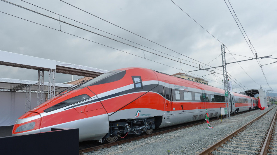 L'Antitrust accoglie gli impegni di Trenitalia sui rimborsi