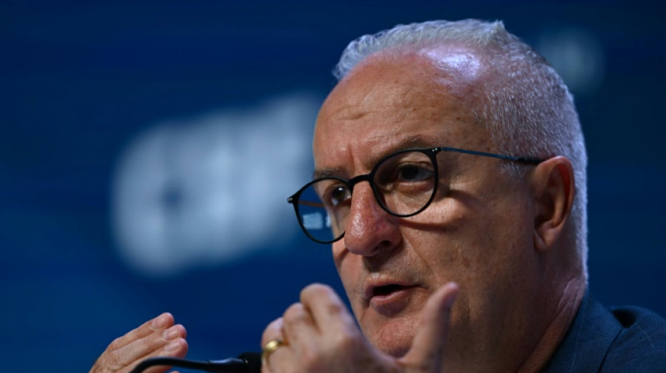 Sele&ccedil;&atilde;o precisa de 'melhora r&aacute;pida', diz Dorival