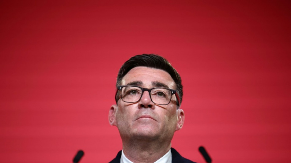 Andy Burnham asume como primer ministro y anuncia "plan a diez a&ntilde;os" para reconstruir Reino Unido