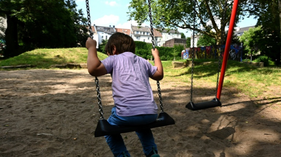 Eltern mit Geldsorgen zweifeln h&auml;ufiger an Erf&uuml;llung von Bed&uuml;rfnissen bei Kindern