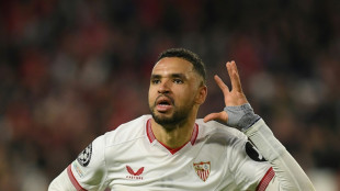 El marroqu&iacute; En-Nesyri deja el Sevilla y ficha por el Fenerbahce de Mourinho