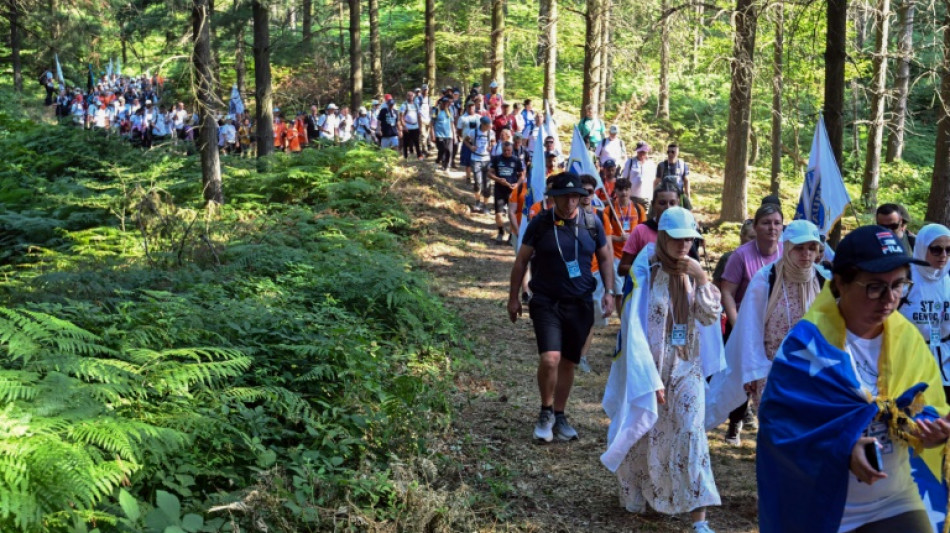 Trente ans après, des milliers de personnes marchent vers Srebrenica