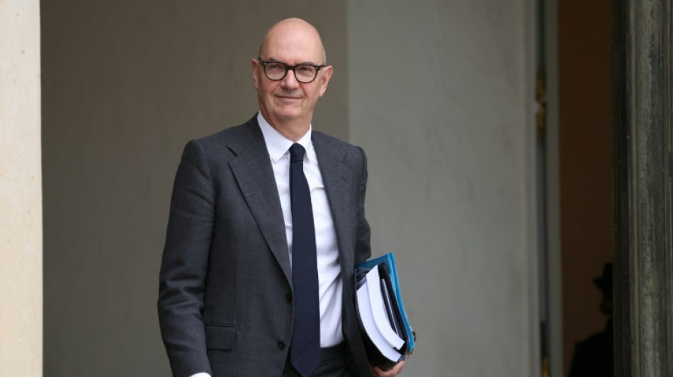 Le PS propose un emprunt "forcé" auprès des plus riches, la France n'en a "pas besoin" selon Lescure