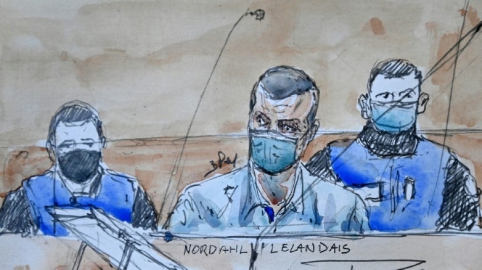 Proc&egrave;s Lelandais: un premier jour marqu&eacute; par les excuses de l'accus&eacute;