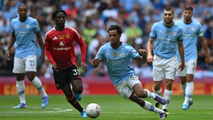 Guardiola diz que Oscar Bobb vai desfalcar City por "3 ou 4 meses" ap&oacute;s fraturar perna