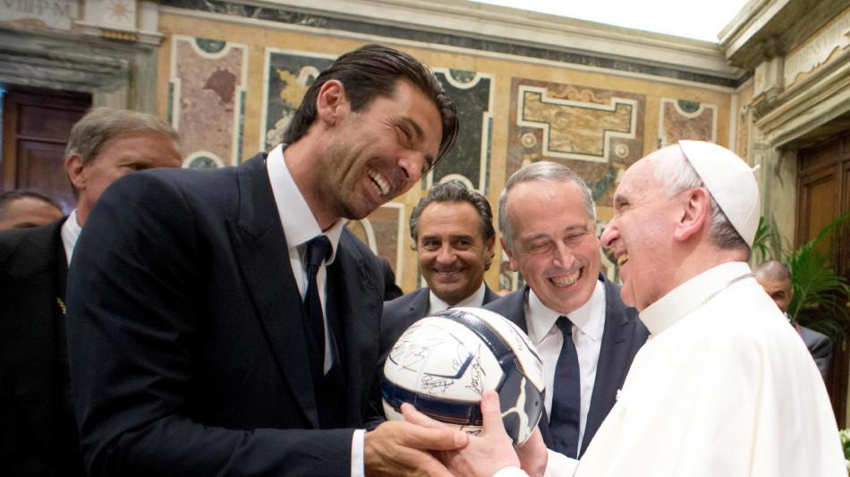 Papa: Buffon, ci ha scosso l'anima, lo porterò sempre nel cuore