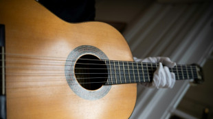 La guitarra española "La inédita" fue subastada en París