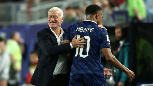 Deschamps regresa a Francia por la muerte de su madre y no dirigir&aacute; ante Noruega
