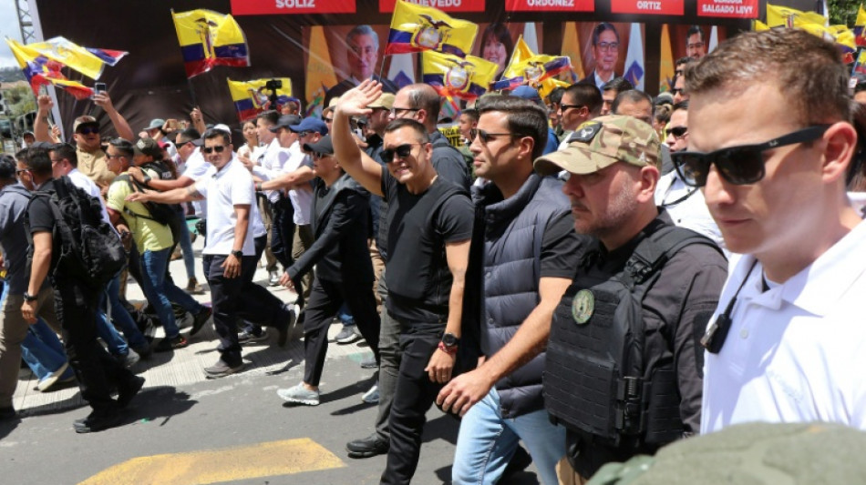 Noboa encabeza una multitudinaria marcha contra la Corte Constitucional de Ecuador