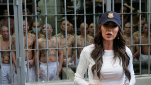 Depuis une m&eacute;gaprison au Salvador, une responsable de l'administration Trump avertit les migrants: "ne venez pas"