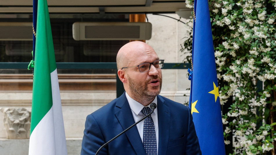 Fontana, non mi sembra ci siano possibilit&agrave; giuridiche per candidare Roggero