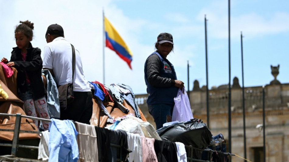 Choques entre polic&iacute;a e ind&iacute;genas que protestan contra Petro en Bogot&aacute;