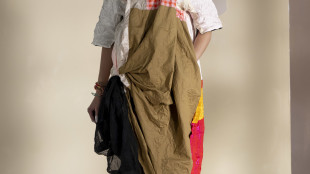 Daniela Gregis rivisita il grembiule