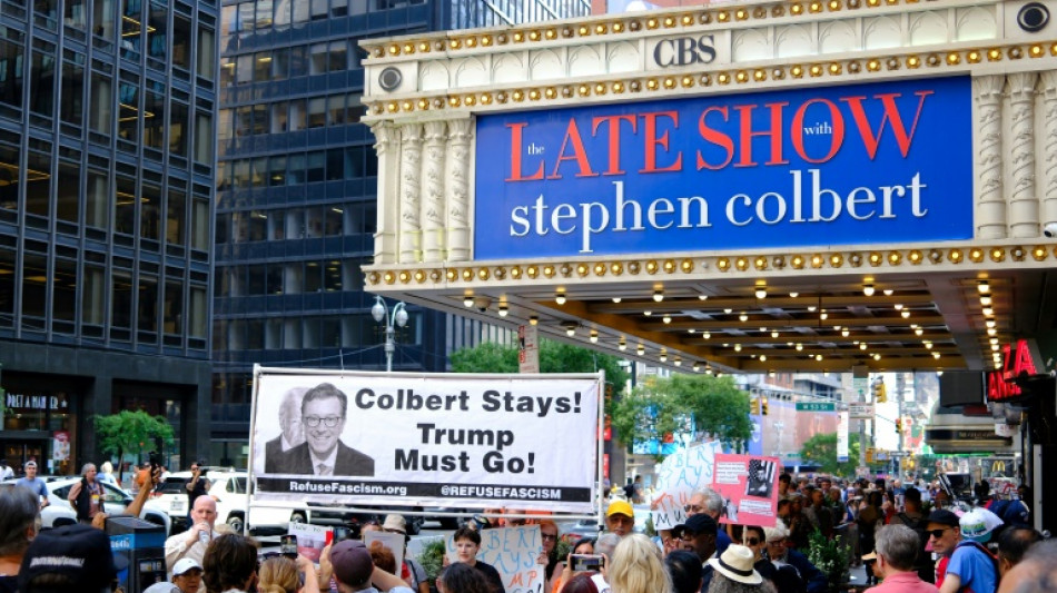 Stephen Colbert ataca Trump ap&oacute;s an&uacute;ncio do fim de seu programa 'The Late Show'