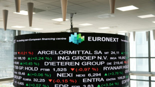 La Bourse de Paris min&eacute;e par le retour du risque politique