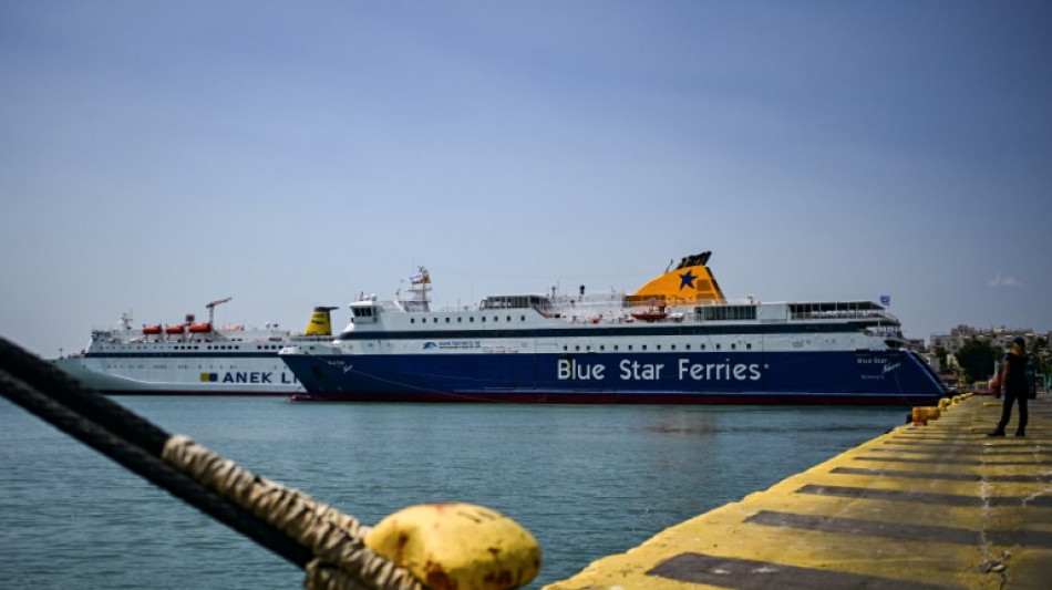 Vents violents en Gr&egrave;ce : mort de deux touristes, incendies, trafic maritime perturb&eacute;