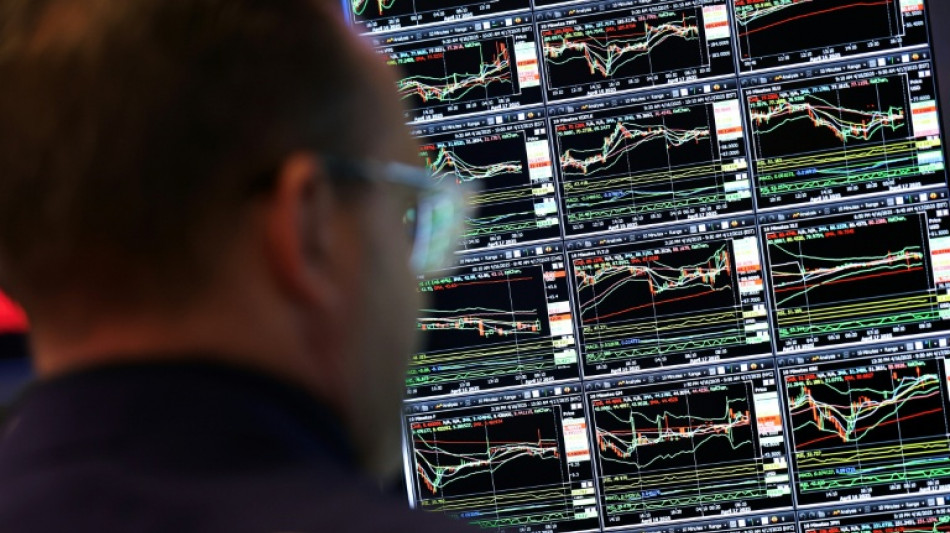 Wall Street termine en hausse, espère une désescalade des tensions commerciales