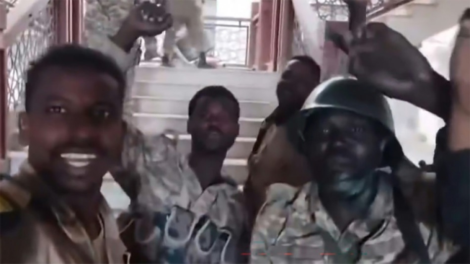 El ej&eacute;rcito de Sud&aacute;n toma el palacio presidencial en Jartum en manos de los paramilitares