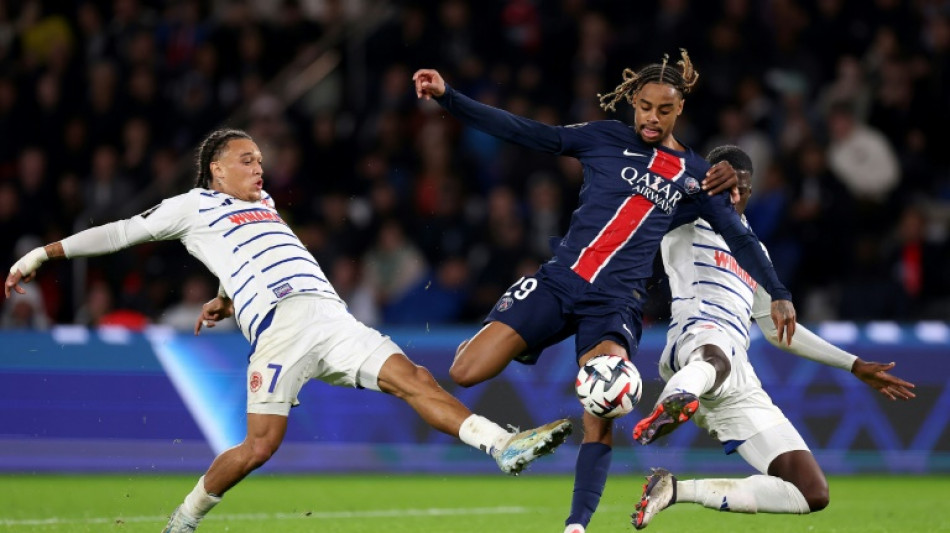 PSG minds on Arsenal return as French clubs scrap for Champions League places