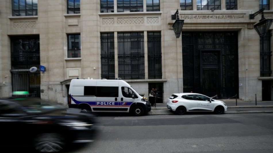 Attentat d&eacute;jou&eacute; &agrave; Paris devant la Bank of America