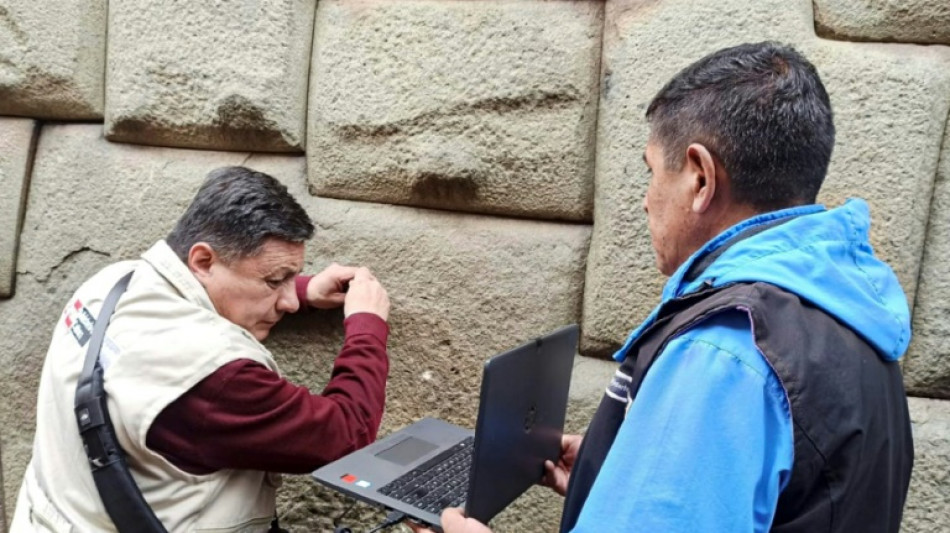 Homem vandaliza Pedra dos 12 &Acirc;ngulos em Cusco