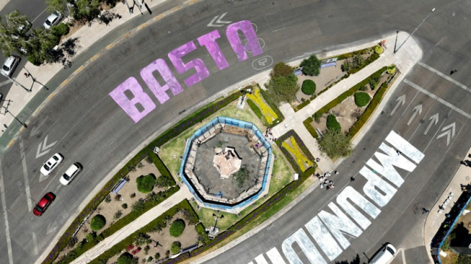 Mujeres exigen que exfutbolista mexicano sea enjuicidado por abuso sexual