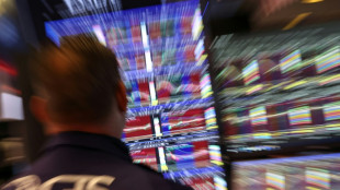 Wall Street sans direction claire, guette l'issue du conflit budg&eacute;taire am&eacute;ricain