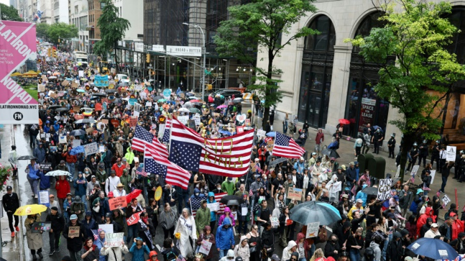 "&iexcl;Donald Trump tiene que irse!", gritan manifestantes en EEUU