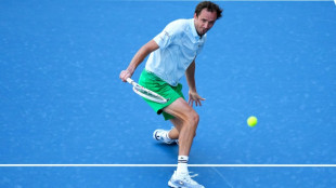 Tennis: Alcaraz et Medvedev chutent d'embl&eacute;e &agrave; Miami, Swiatek et Djokovic au 3e tour