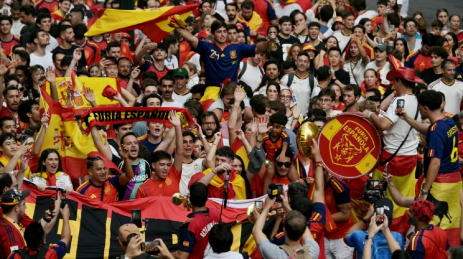 Pedro S&aacute;nchez elogia el "esp&iacute;ritu de equipo" de la Roja