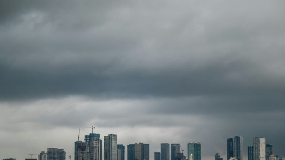 India's monsoon lashes Mumbai as rains arrive early