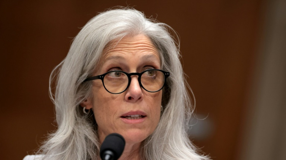 Chefe da principal ag&ecirc;ncia de sa&uacute;de dos EUA deixa o cargo abruptamente