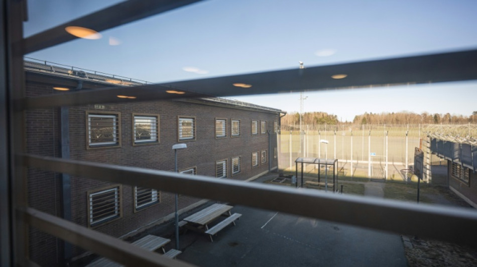 Pres&iacute;dios suecos se preparam para receber adolescentes de 13 anos