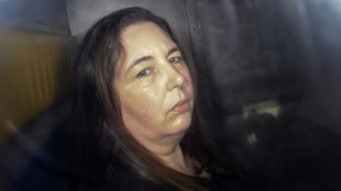 Sobrevivente de assassinato com refeição envenenada na Austrália diz estar "meio vivo"