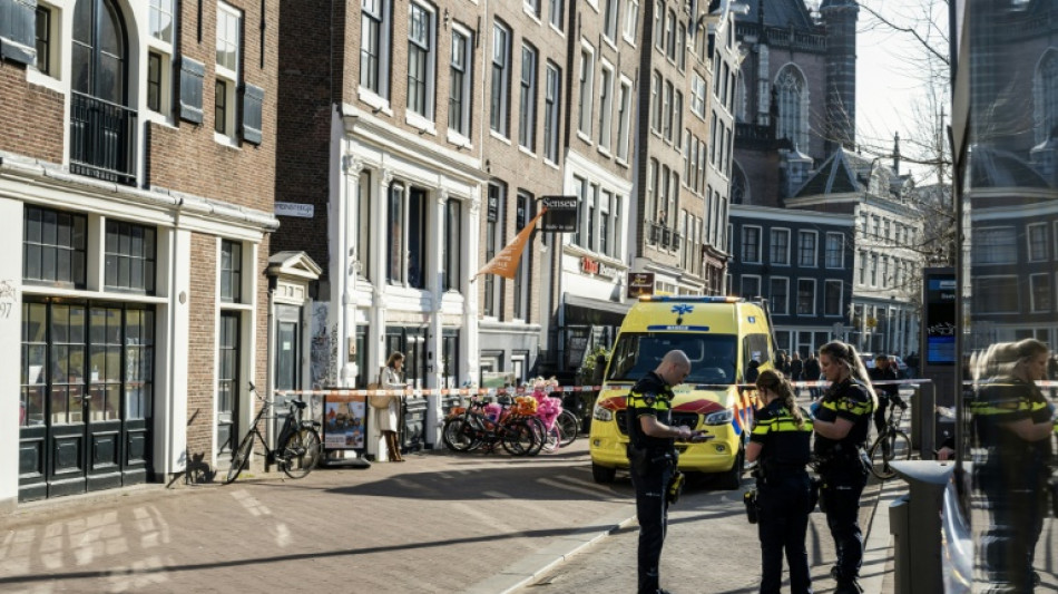 Ataque com arma branca deixa cinco feridos, dois em estado grave, em Amsterd&atilde;