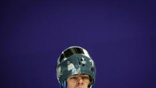 Con su "casco memorial", un deportista ucraniano desaf&iacute;a al COI