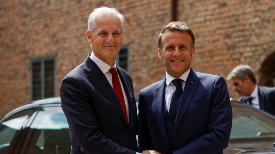 Macron entame une visite en Norv&egrave;ge plac&eacute;e sous le signe de la d&eacute;fense
