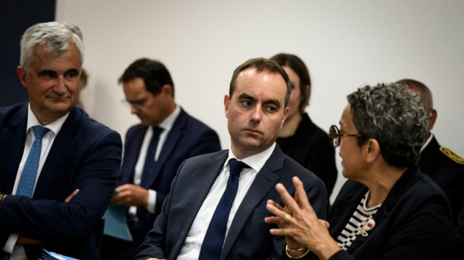 Lecornu retire la suppression de deux jours f&eacute;ri&eacute;s et tend la main &agrave; la gauche