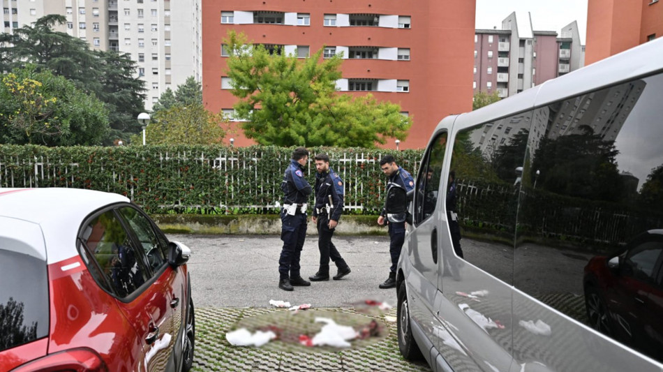 Donna accoltellata in strada a Milano, preso l'ex marito