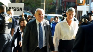 Poderoso senador Bob Men&eacute;ndez se declara 'inocente' em corte dos EUA