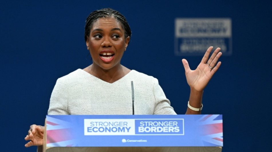 La l&iacute;der de unos conservadores brit&aacute;nicos en crisis promete recuperar los valores del partido