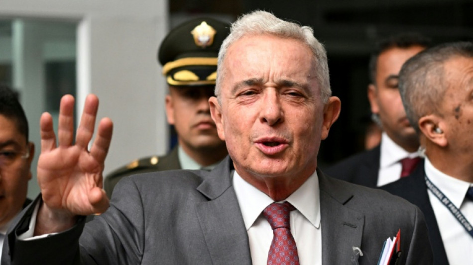 Colombie: l'ex-pr&eacute;sident Uribe condamn&eacute; &agrave; 12 ans d'assignation &agrave; r&eacute;sidence