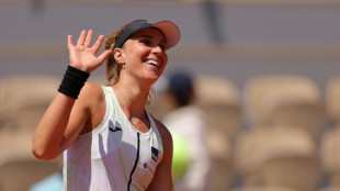 Bia Haddad vence tunisiana Ons Jabeur e vai &agrave;s semifinais de Roland Garros