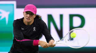 Iga Swiatek arrasa Kostyuk e volta &agrave; final de Indian Wells